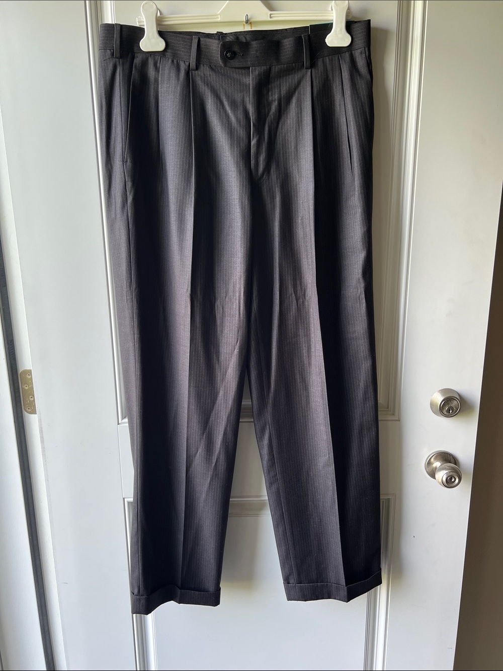 Axist Men's Pleated Dress Pants in Charcoal